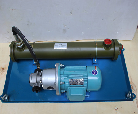 減速機(jī)<font color='red'>水冷獨(dú)立循環(huán)冷卻器</font>